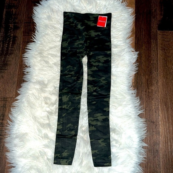 SPANX Pants - Stylish Camouflage Spanx Leggings